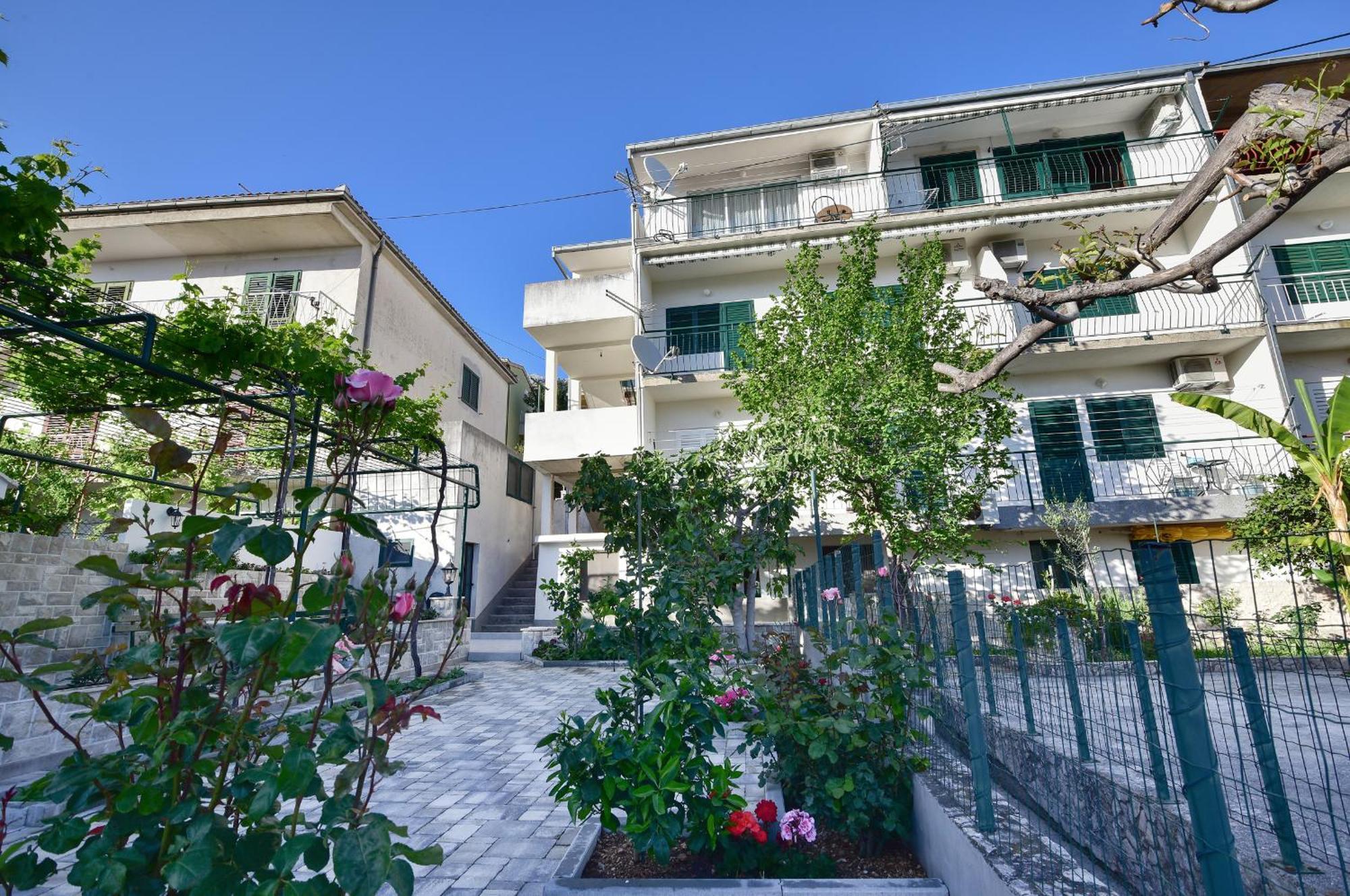 Apartments Vjeko Makarska Exterior photo